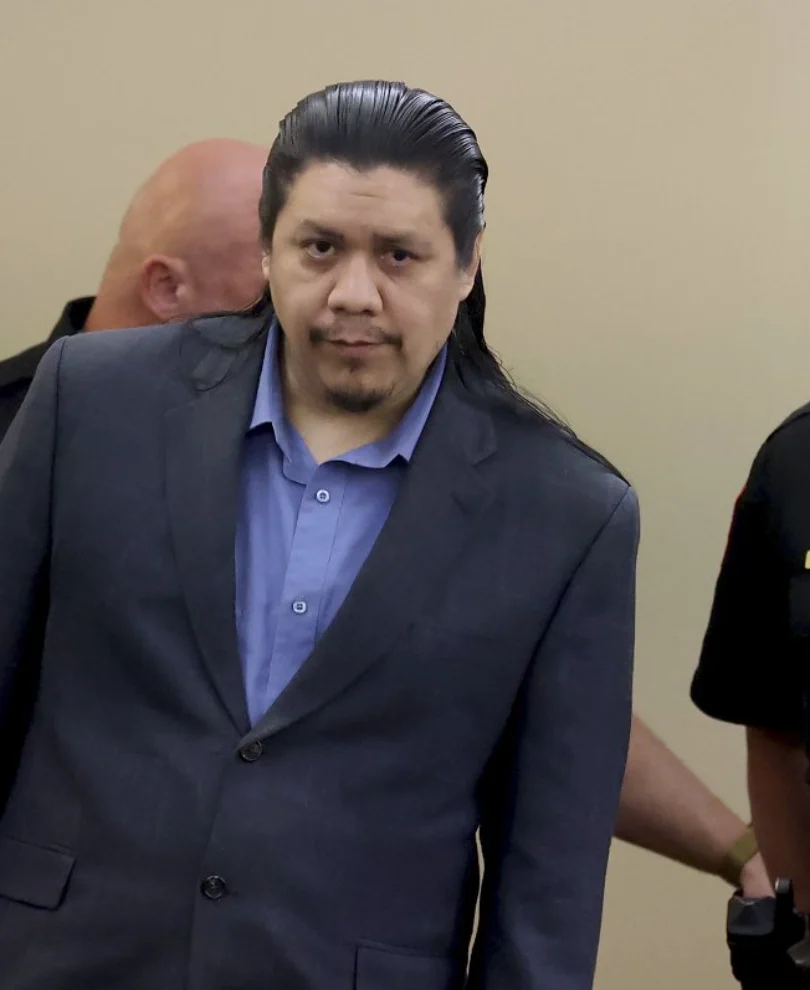Jason Thornburg escorted into a Tarrant County courtroom