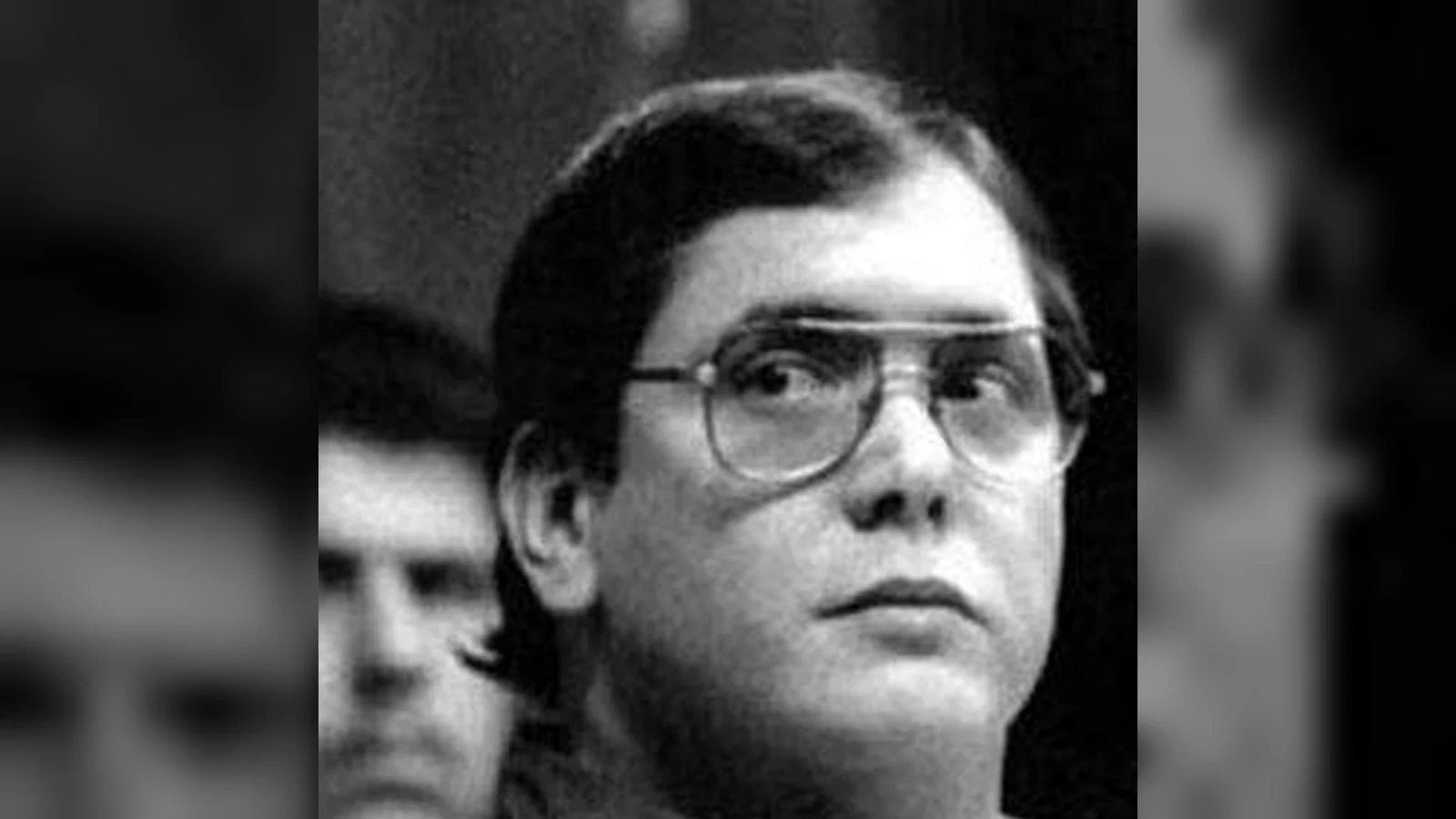Manuel Pardo Jr., in glasses, at his 1988 trial in Miami